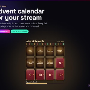 Puede incluir: Una interfaz de calendario de adviento digital para streaming en vivo con una cuadrícula de doce puertas rectangulares. Siete puertas están abiertas mostrando recompensas de texto, mientras que las puertas ocho a doce están cerradas.
