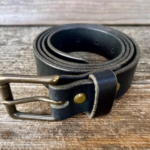 Full grain black leather belt Solid brass belt buckle Mens leather belt Casual leather belt Womens leather belt Skinny leather belt custom