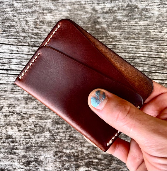 Portafoglio Minimalista A-SLIM In Vera Pelle - Super Sottile, Porta Carte Verticale, Design Compatto (Marrone Mogano)