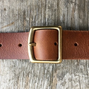 Simple light brown leather belt Light brown leather work belt Full grain leather Solid brass Mens leather belt Mens belts 1.25 inch strap