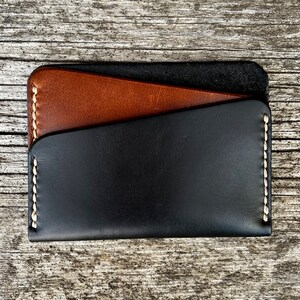Cartera de bolsillo frontal de dos tonos. Hecho a mano de cuero de grano completo