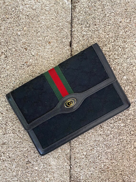 vintage gucci envelope clutch