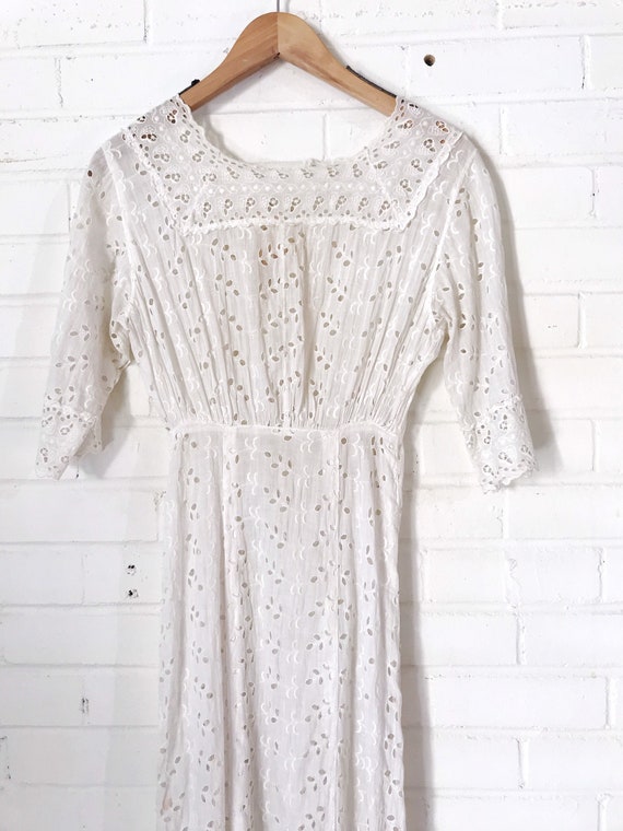 1900’s Antique Broderie Anglaise White Eyelet Dres