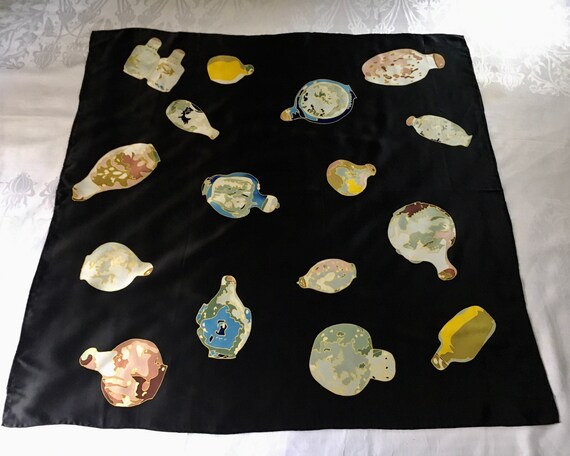 Vintage Batik Silk Scarf Chinese Snuff Bottles