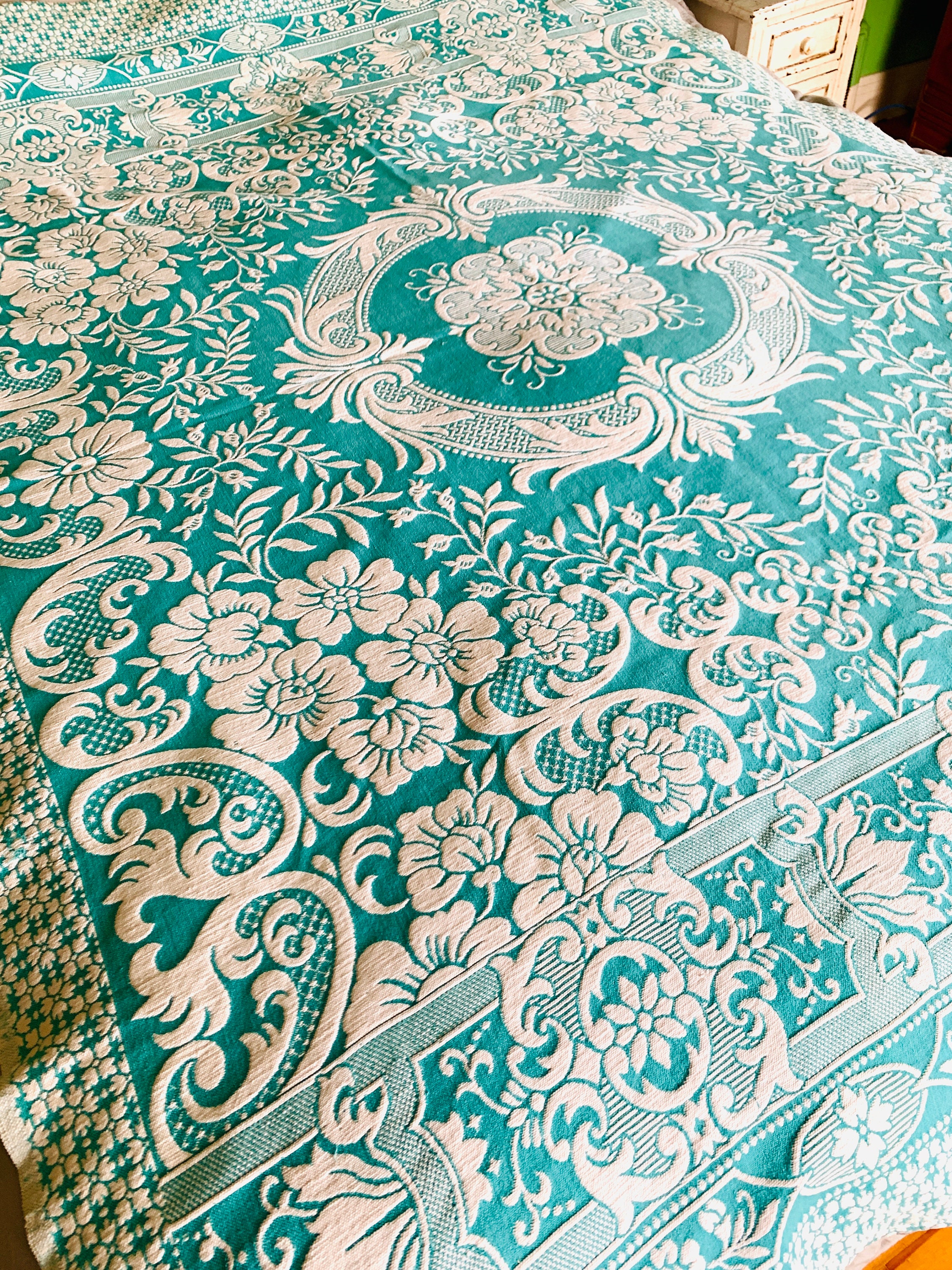 Vintage Matelasse Cotton Coverlet Jacquard Bed Cover Turquoise White