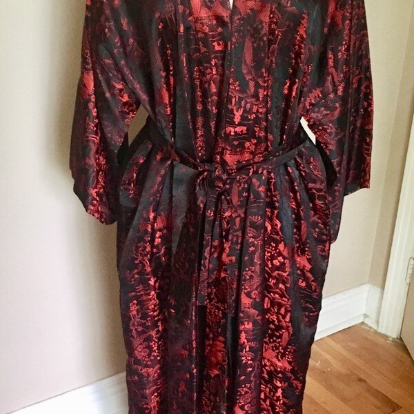 Vintage Asian Brocade Robe Red Black Large Ex Large.