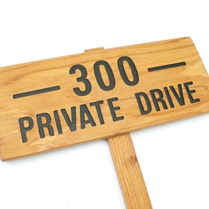 Adressschild für privates Fahren, Beschilderung von Eigentum, HOA-Marker, Yard Art, Außenmarkierer, Hausdekor, Nummernschilder, personalisierte Marker