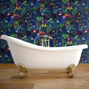 Florale Botanische Tapete, Indigo Tropisches Design, mutige Wohnkultur, Feature Wand
