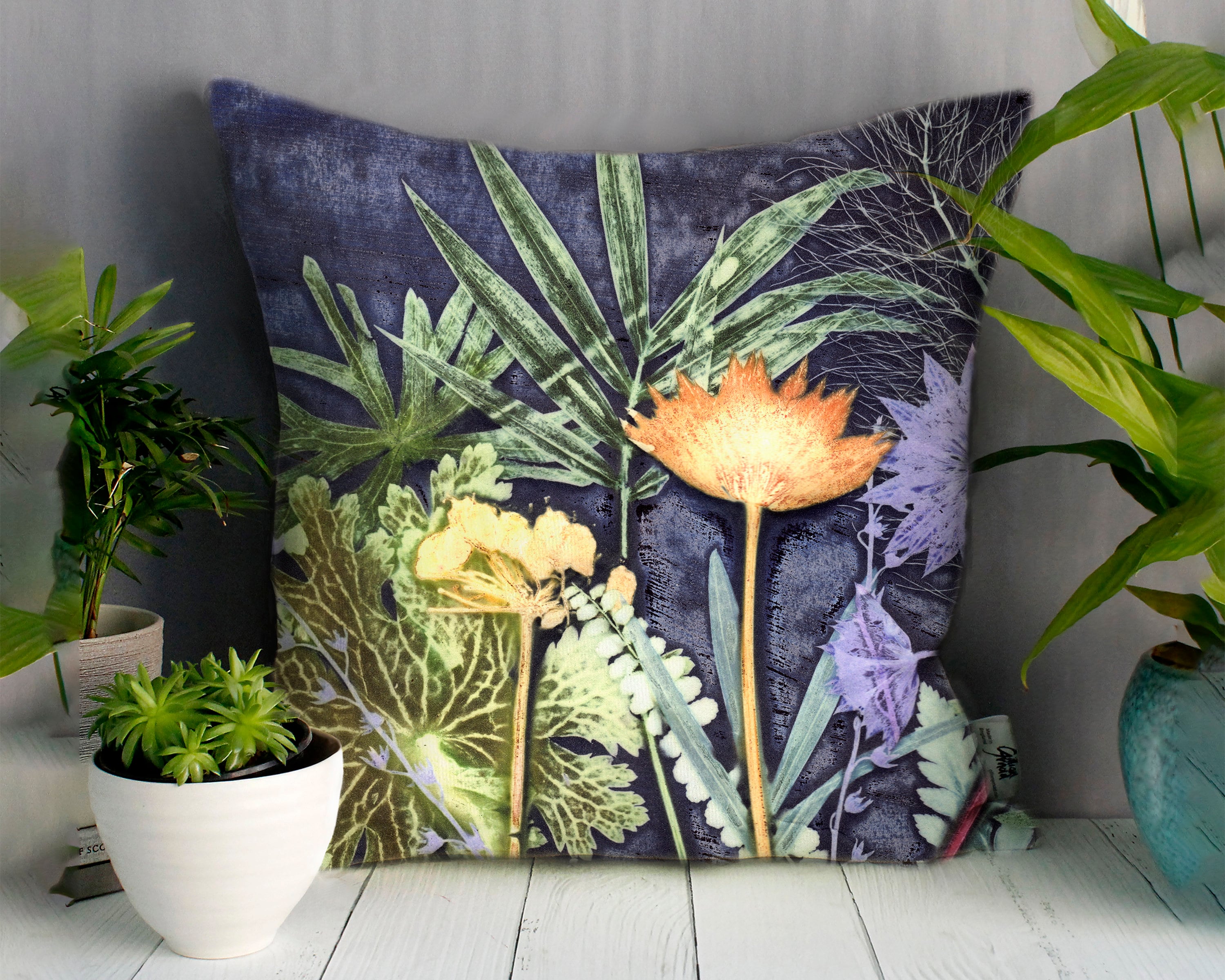 Coussin Botanique Floral Fait à La Main, Conception de Jungle Minuit, Intérieurs Maison Compliments,