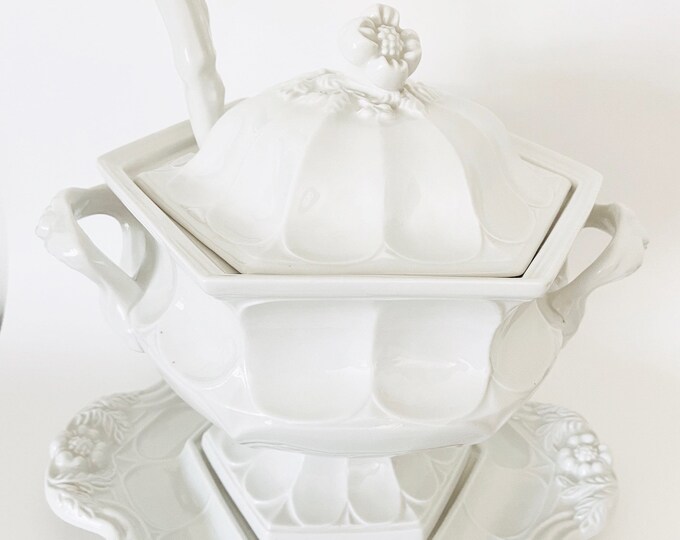 Red Cliff Soup Tureen Ironstone Tureen Flower Relief Pattern Flower