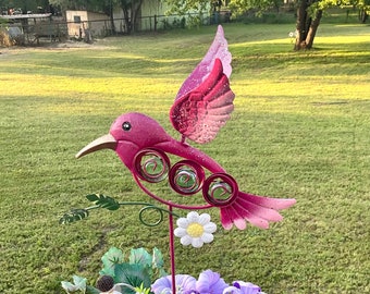 Fluttering PINK HUMMINGBIRD Garden Stake - Flower Pot Stake - Metal Yard Art - Pink Bird Garden Decor