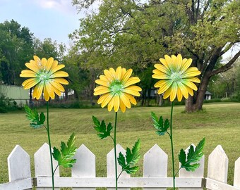 Yellow DAISY Garden Stakes 30” Tall - Hand Painted Yellow Flower Garden Decor - Yard Stake - Metal Yard Art