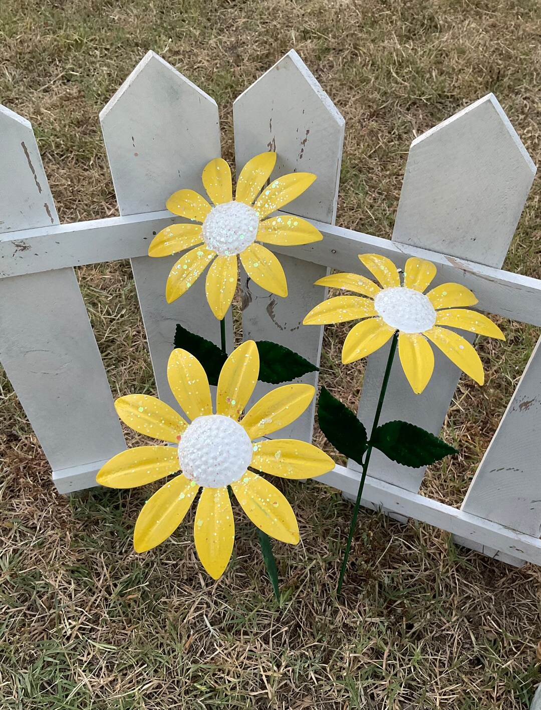 Yellow Daisy Garden Stake 18 Tall Wiggling Daisy Flower Pot Stake Metal Garden Flower Yellow