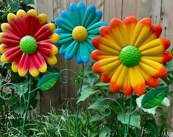 36" High Metal Daisy Garden Stake - 36x11 Flower Yard Art