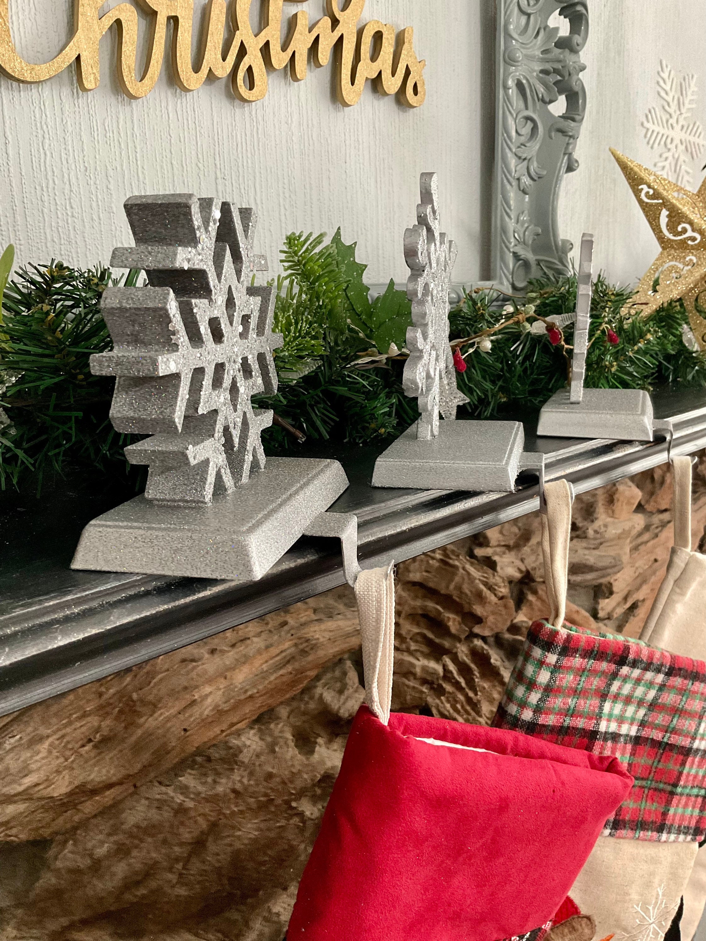 H&D Pack Of 2 Silver Snowflake Christmas Mantle Clips - Stocking Holders For Fireplace Mantel