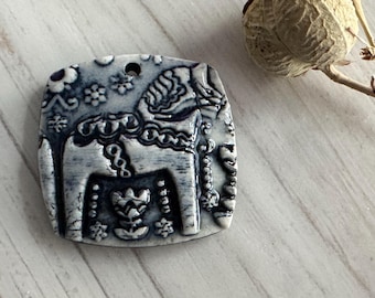 Black and White Dala Horse Bead, Horse Pendant, Horse Lover, Folk Horse, Horse jewelry, Porcelain Ceramic Pendant, Jewelry Making Components