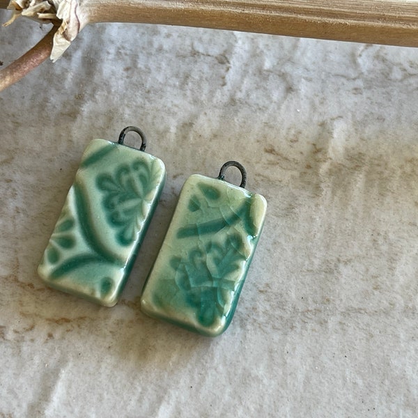 Boucles d'oreilles bleues, Texture toscane turquoise, Breloques en céramique de porcelaine, Composants pour la fabrication de bijoux, Perlage fait main