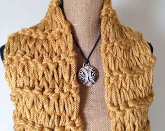 Super Chunky Knit Scarf - Gold