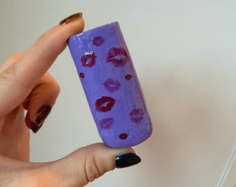 Purple 'Kiss Print' Lighter Cover