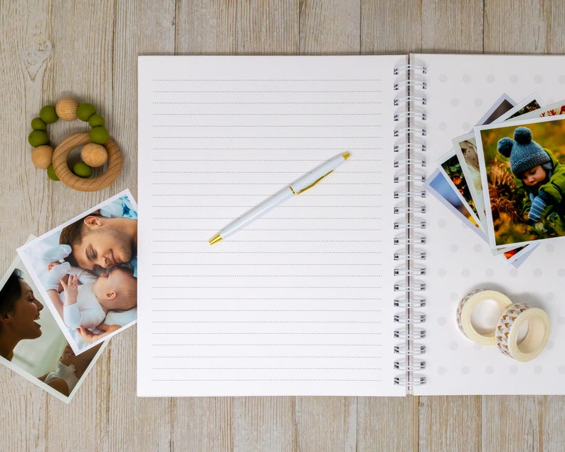 Libro del primer año del bebé - Diario del bebé - Libro de recuerdos personalizado de tapa dura - Bebé niño o niña - Luna y estrellas imagen 8