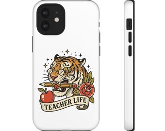 Telefoonhoesje met tijgerkop, potlood en Apple-logo, in de stijl van 'Teacher Life' | Stevige hoesjes