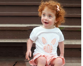Camisa de Pascua personalizada para niñas, camisa monograma de Pascua para niños pequeños con pantalones cortos de volantes rosas