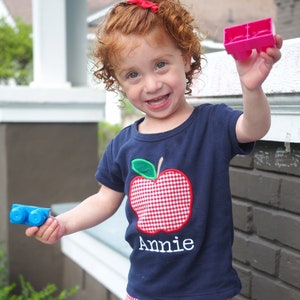 Schulanfang Outfit - PreK Apple Shirt - Navy Rot Gingham Rüschen kurzes Set - Kindergarten Shorts - Monogramm Mädchen am ersten Tag