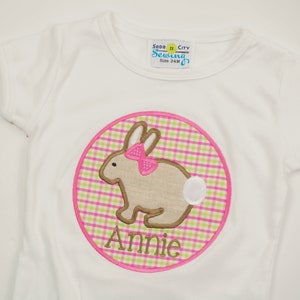 Paashaas Shirt met Roze Gingham Ruffle Shorts - Meisjes Gepersonaliseerde Pasen Outfit Set voor Baby of Peuter Kleine Meisjes - Paas konijn afbeelding 5