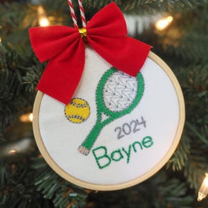 Tennis Ornament - Personalisiertes Weihnachtsornament für Tennisliebhaber