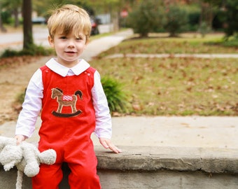 Salopette de Noël en velours côtelé rouge - Rocking Horse Applique Romper - Tenue de Noël pour tout-petits - Vêtements de vacances Preppy - Longall personnalisé