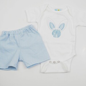 Camiseta con monograma de conejito - Camiseta con orejas de conejito de Pascua para niños - Camiseta con inicial de conejito para niño pequeño - Traje de Pascua para niño - Pascua personalizada imagen 5