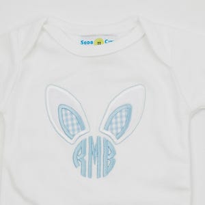 Camiseta con monograma de conejito - Camiseta con orejas de conejito de Pascua para niños - Camiseta con inicial de conejito para niño pequeño - Traje de Pascua para niño - Pascua personalizada imagen 7