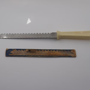 Vintage Quikut "Quikkle" Knife - Two Sided Stainless Steel with Plastic Handle