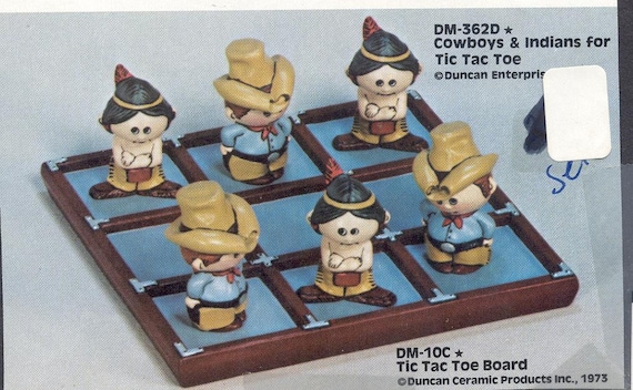 Tic Tac Toe Figurine 