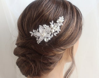 Pearl Bridal Comb | Floral Wedding Comb | Bridal Hair Comb | Wedding Hair Accessories | Crystal Hair Comb | Bridal Headpiece | CHELSEAA