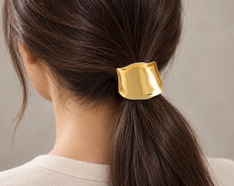 Gold Ponytail Cuff, Hammered Wavy Metal Hair Tie, Chunky Gold Hair Jewelry for Women, Minimalist Hair Accessory Gift