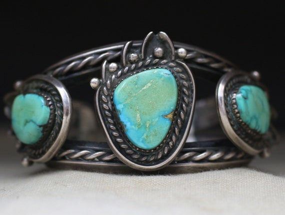 Huge Vintage Thorn Native American Navajo Silver Cast Handcarved Bracelet Huge Vintage Thorn Native American Navajo Silver Cast Handcarved Bracelet