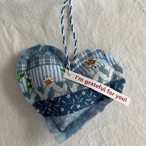 Grateful Heart Zipper Cosmetic Bag Scrappy Quilted Blues zdjęcie 2