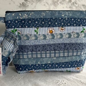 Grateful Heart Zipper Cosmetic Bag Scrappy Quilted Blues image 1