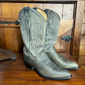 Vintage Cowboy Boots | Justin Boots | Distressed Grey Leather | Mens 10 D | Pointed Toe | 1990s | Western Boots |  Grey & Black Stitching