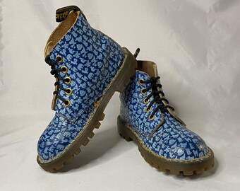 Vintage Dr Martens Boots • Noahs Arc • Docs • Toddler / Junior /Little Kids • 11UK /10US • Blue Stamped Leather • Made in England • 1990s