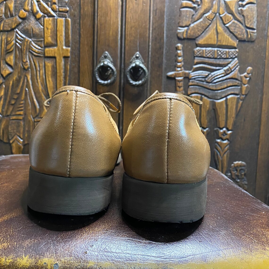 Hush Puppies Shoes 1960s Mens 9 Perforated Tan Brushed Etsy