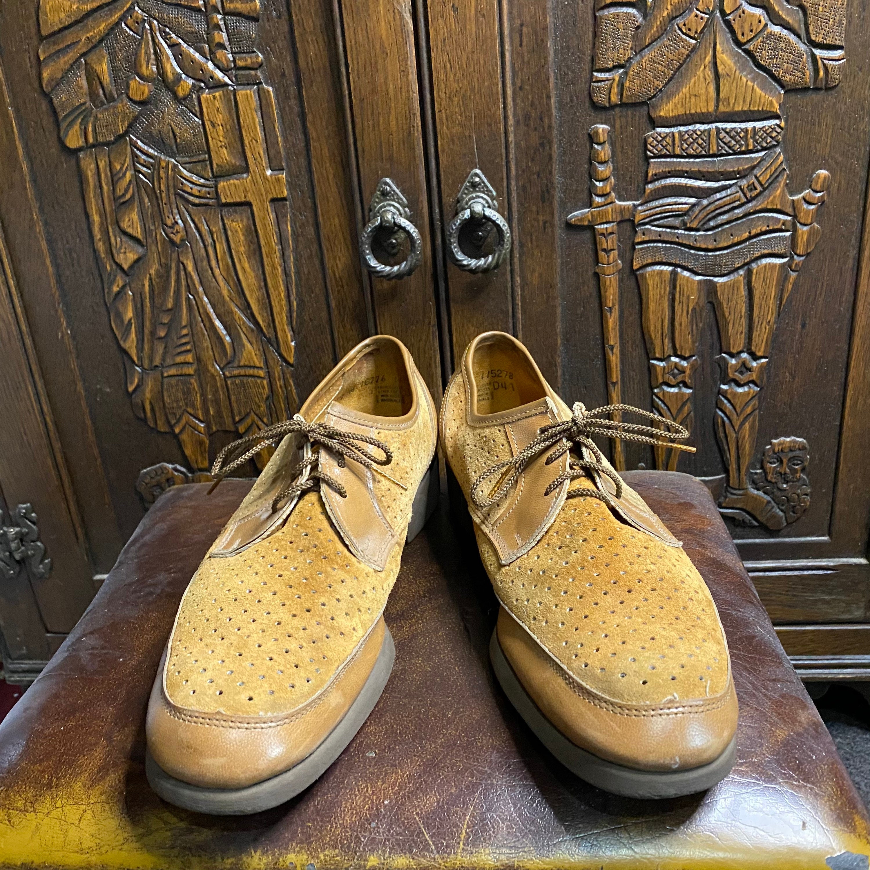 Hush Puppies Shoes 1960s Mens 9 Perforated Tan Brushed Etsy