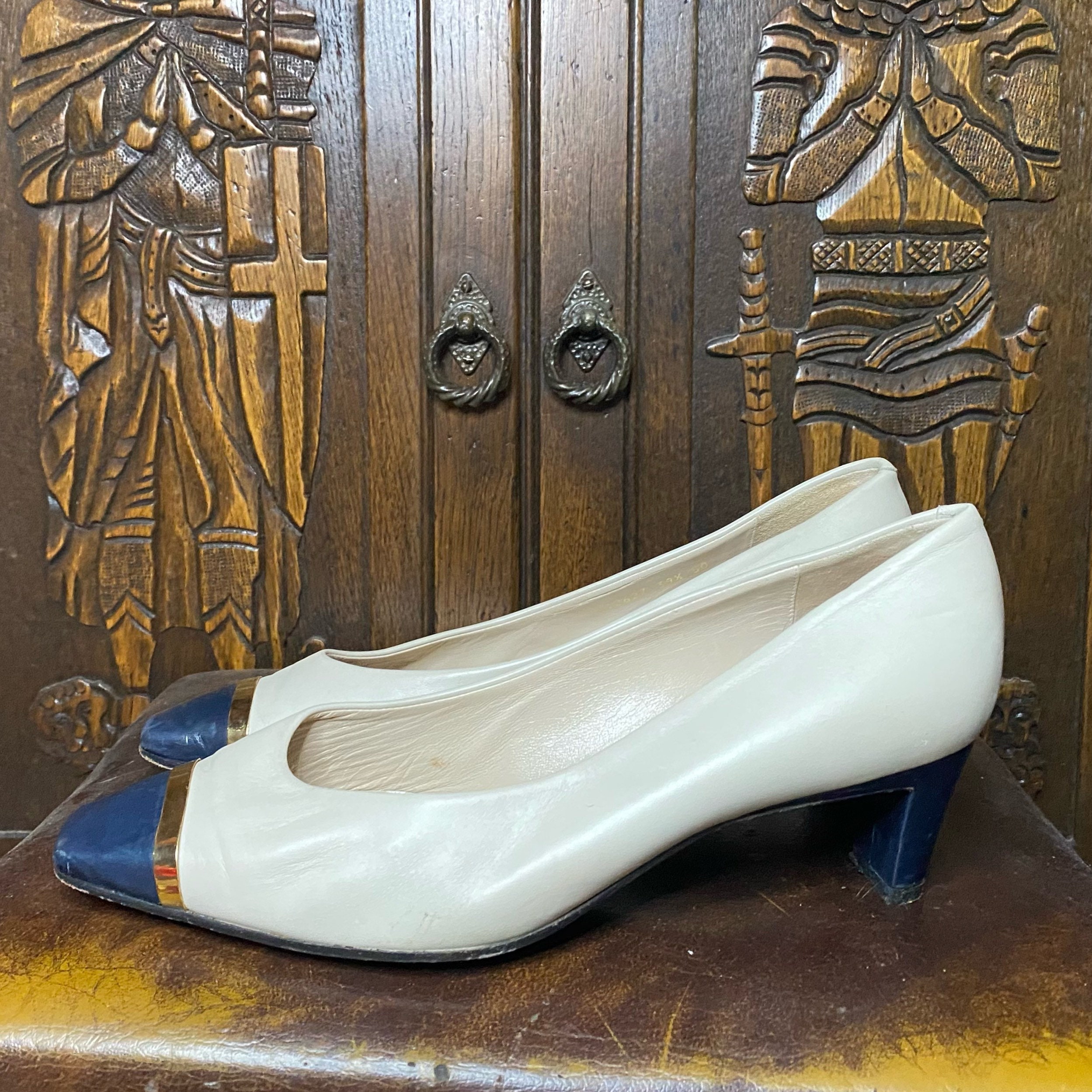 Blue and white spectator pumps deals
