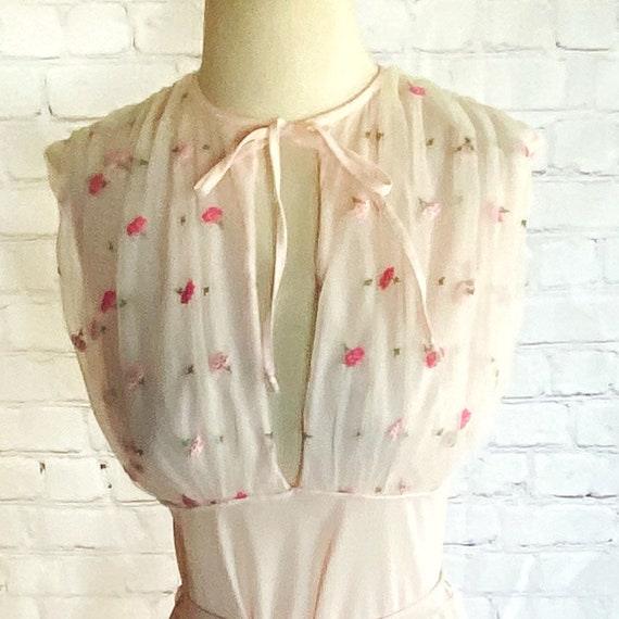 Loungwear Lingerie • 1950s • Pink • Negligee Peig… - image 6