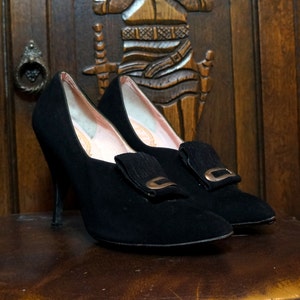 Black Suede Stilettos 5 B Narrow Rao Koury Handmade Pilgrim Pumps 1950s High Heel Shoes Mr Herbert Couture Footwear New York image 8