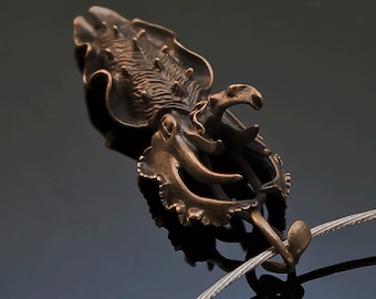 Cuttle Up Pendant (Bronze)