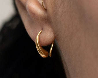 Minimalist Raindrop Hoops Horseshoe Earrings Gold  (290)