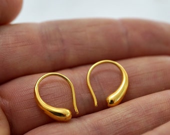 Minimalist Raindrop Earrings - Horseshoe Hoops Gold  (290)