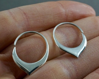Pendientes de aro con forma de pétalo pequeño de 14 mm en plata de ley maciza - Pendientes de aro para dormir (S240)